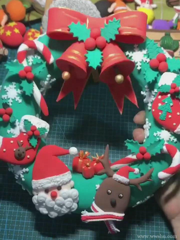 粘土圣诞花环装饰的手工制作步骤